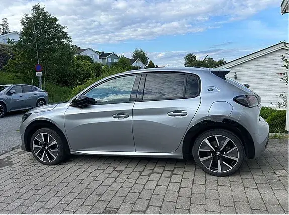 Peugeot 208 2020 photo 3