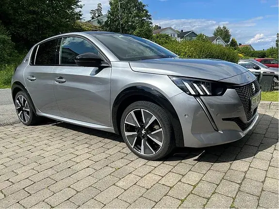 Peugeot 208 2020 photo 2