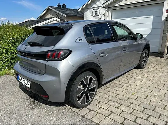 Peugeot 208 2020 photo 5