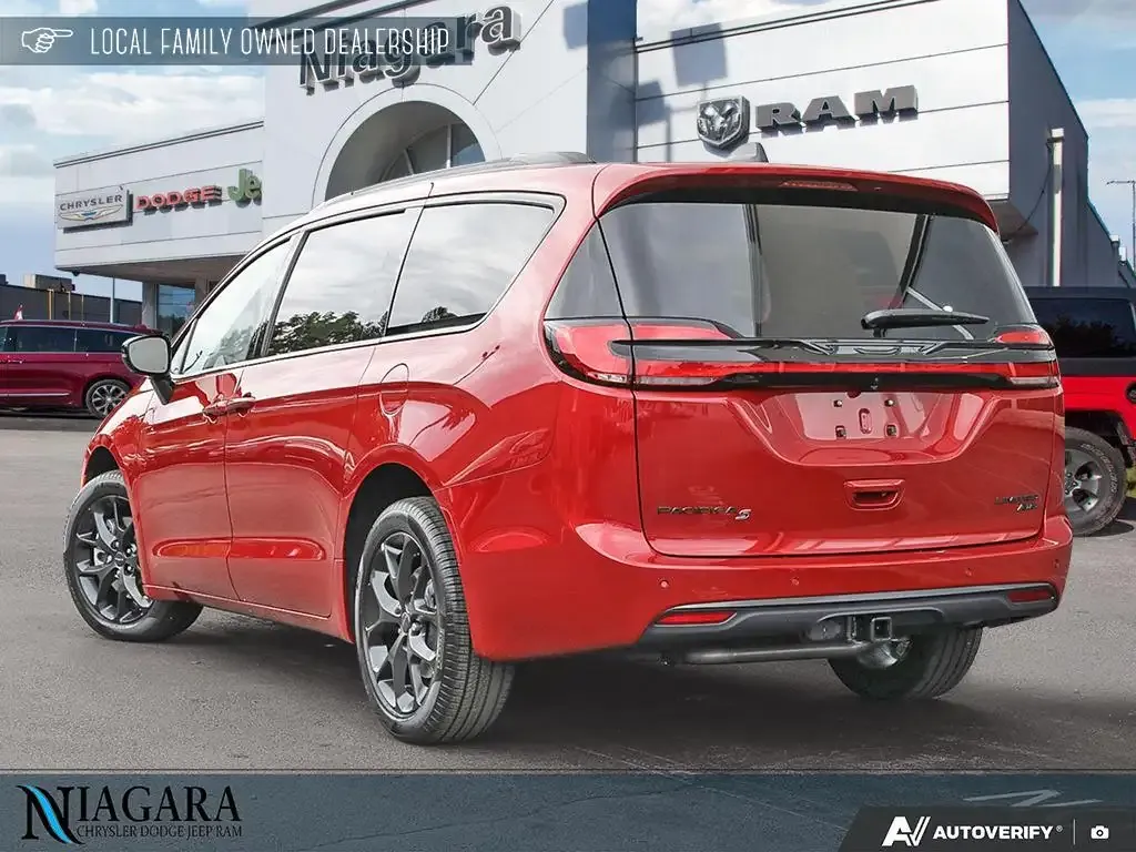Chrysler Pacifica 2027 photo 4
