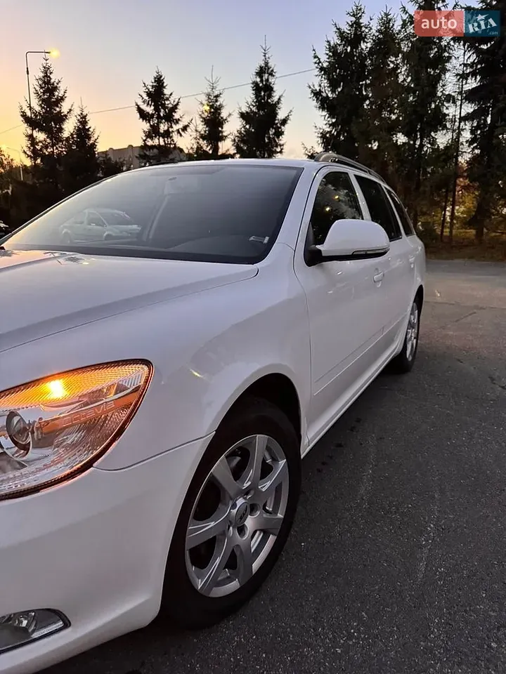 Skoda Octavia 2012 photo 5