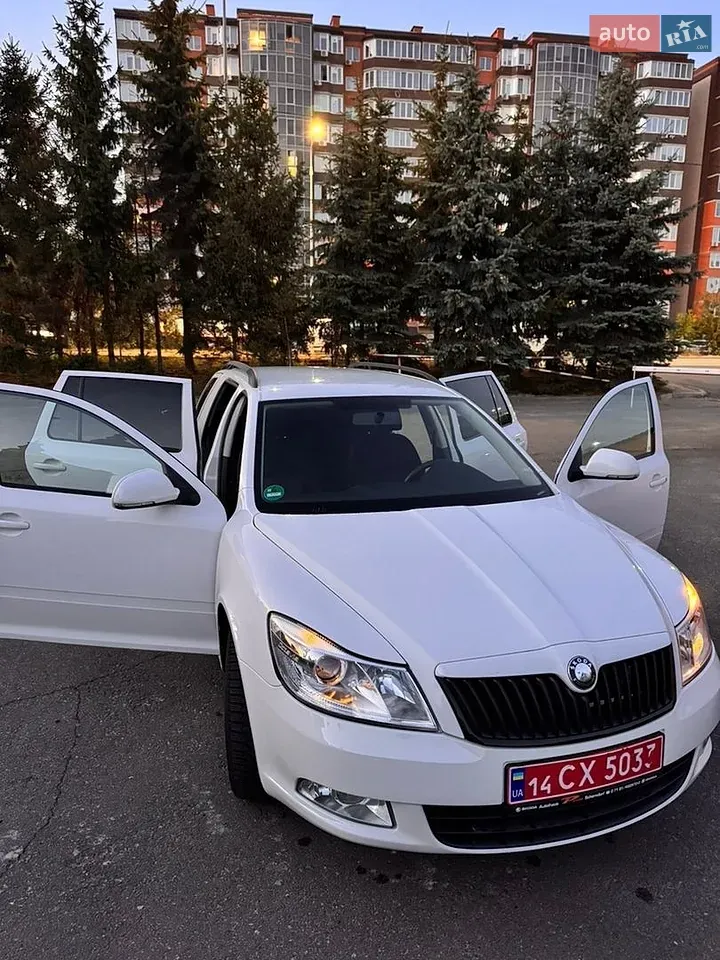 Skoda Octavia 2012 photo 4