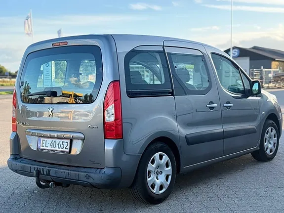 Peugeot Partner Tepee 2011 photo 2