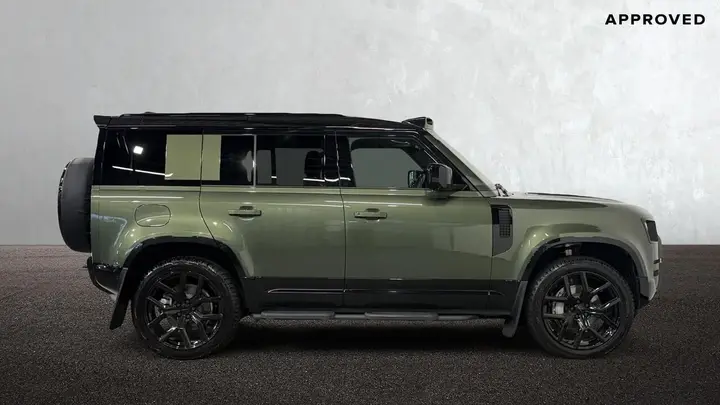 Land Rover Defender 110 2025 photo 5