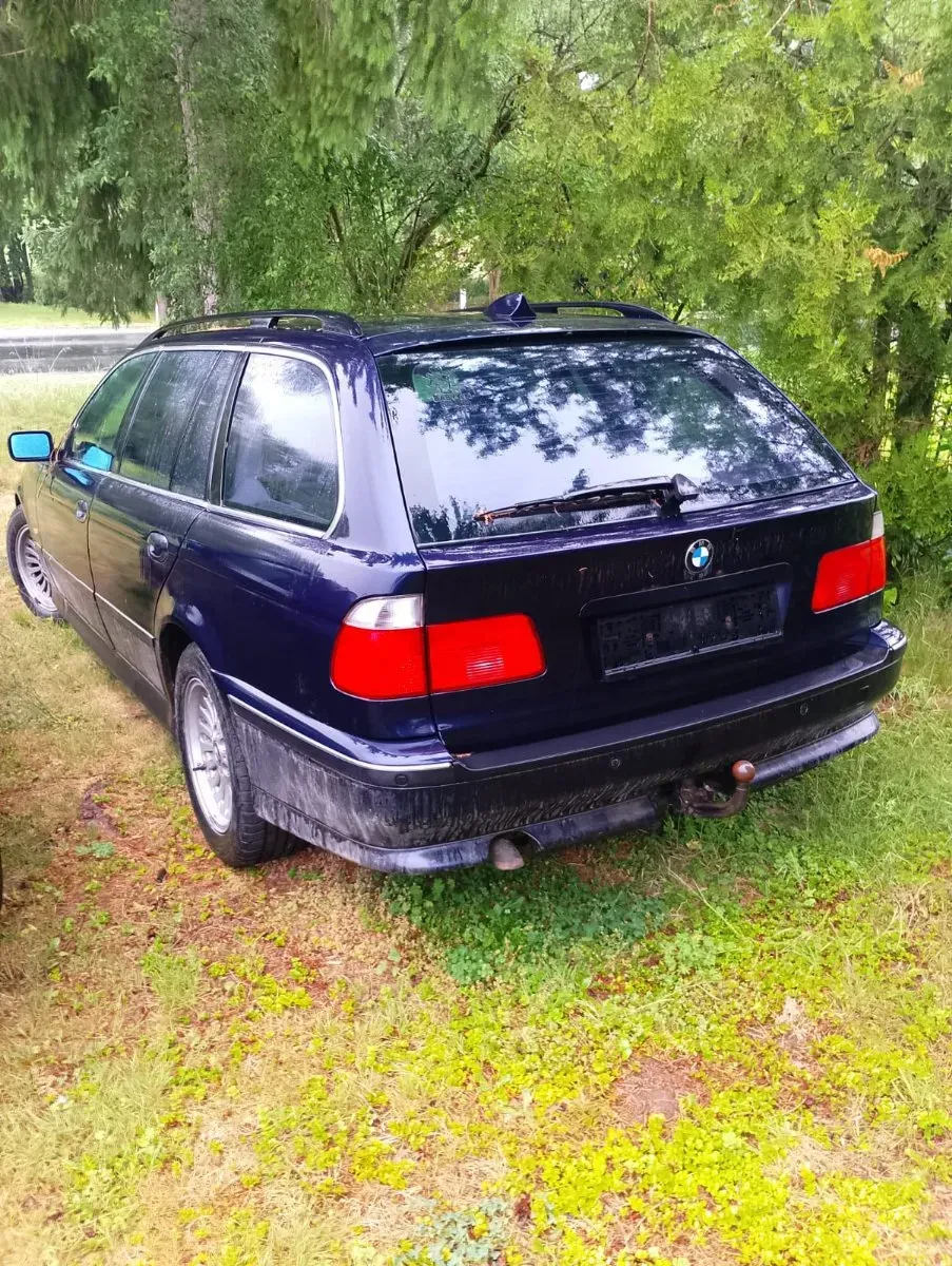 BMW 5 Series 1999 photo 2