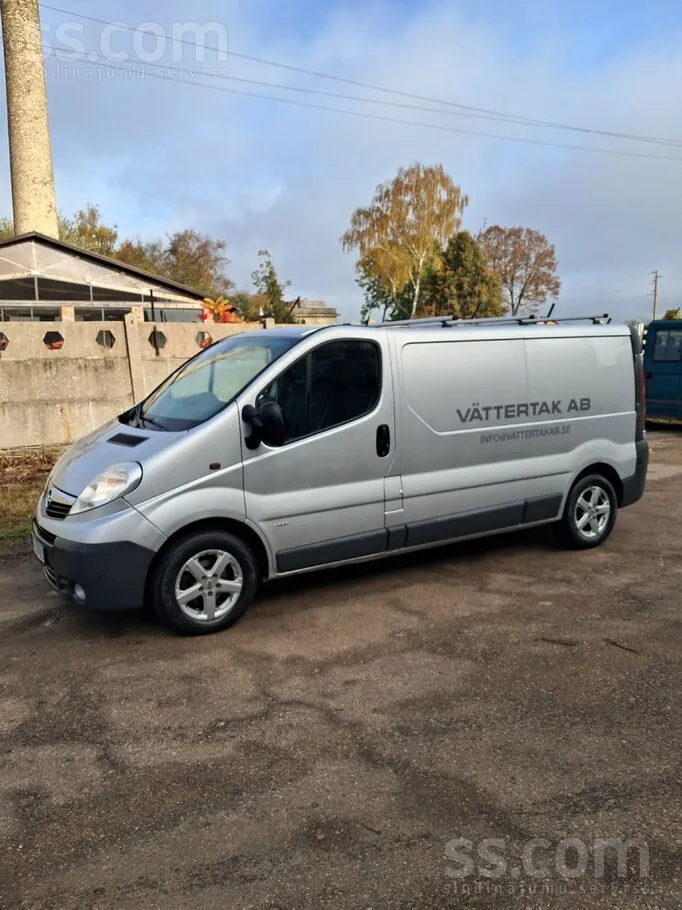 Opel Vivaro 2013 photo 2