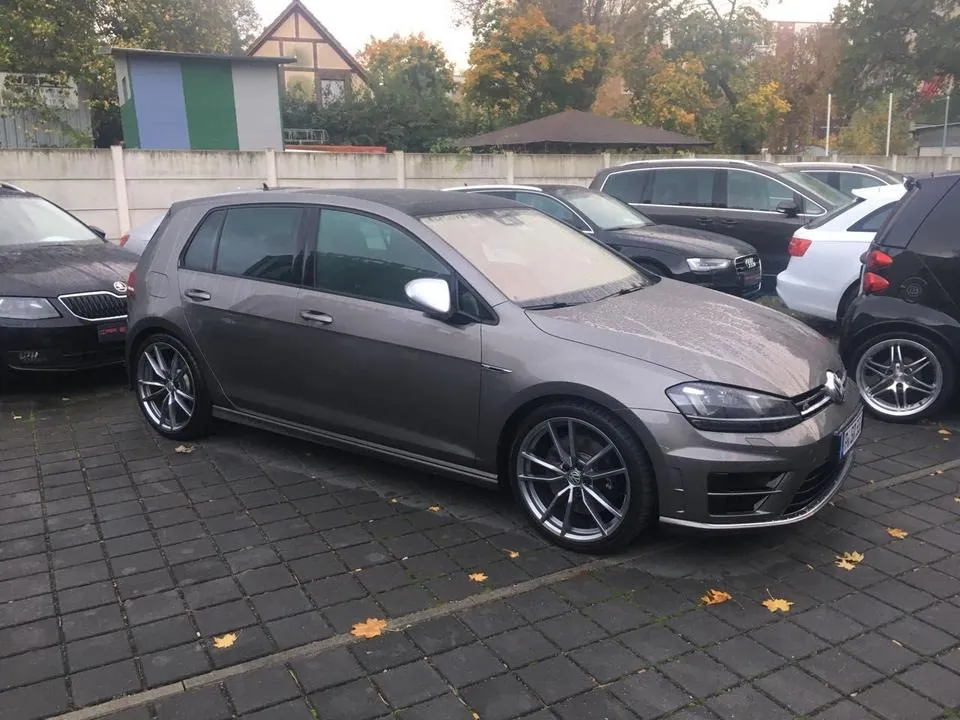 Volkswagen Golf R