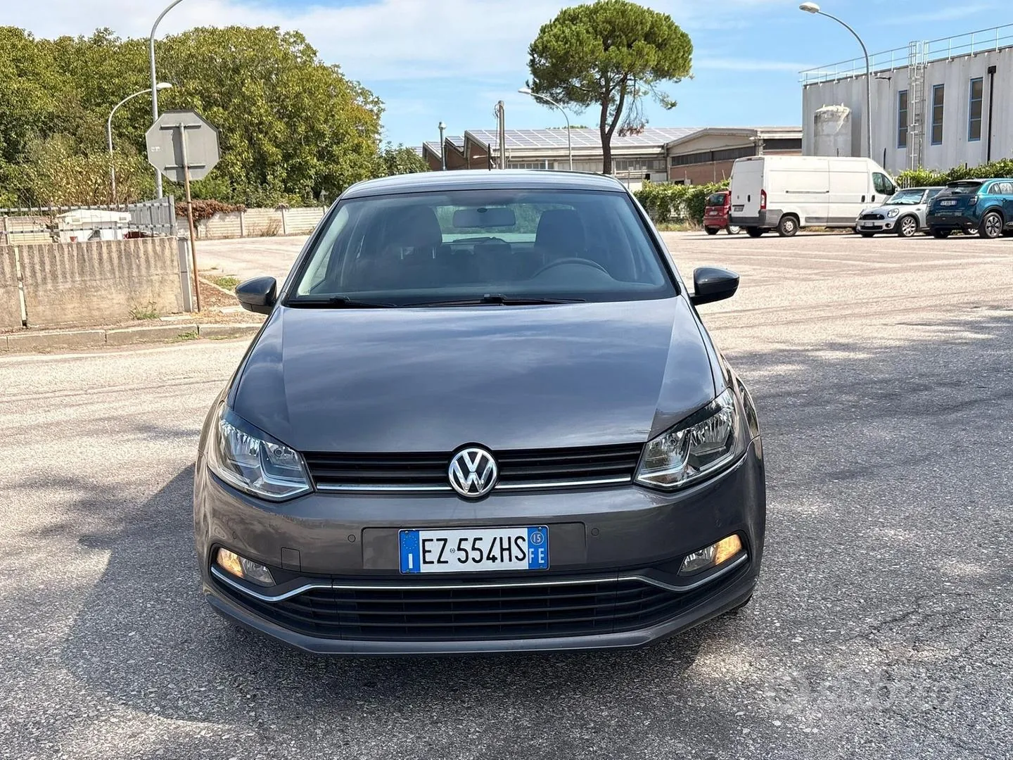 Volkswagen Polo 2015 photo 2