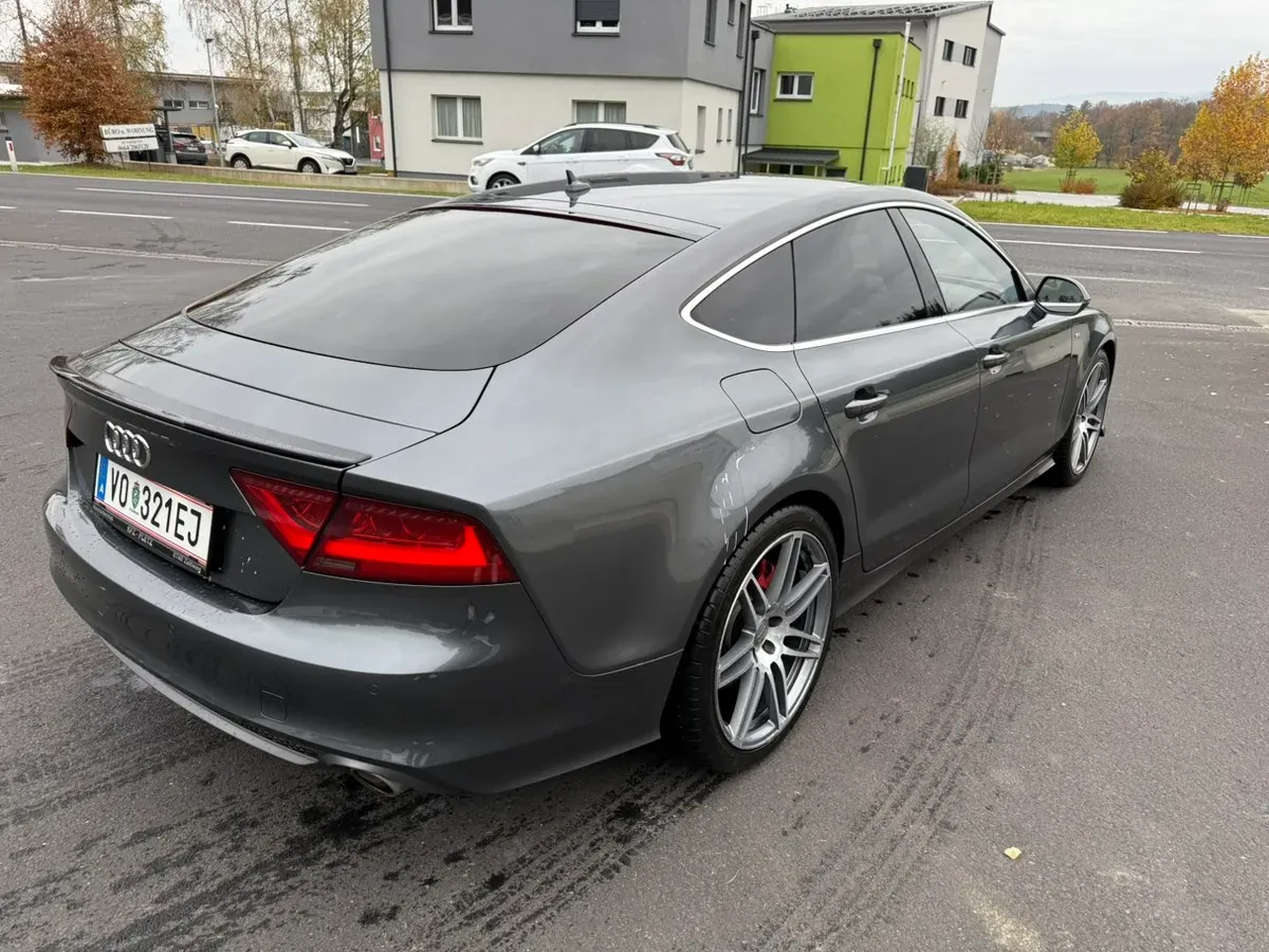 Audi A7 2011 photo 2