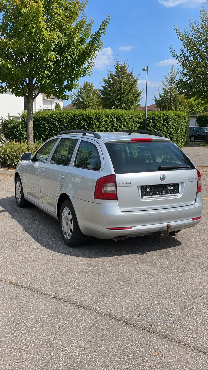 Skoda Octavia 2012 photo 2