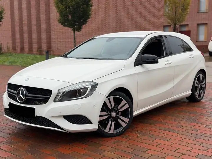 Mercedes-Benz A200