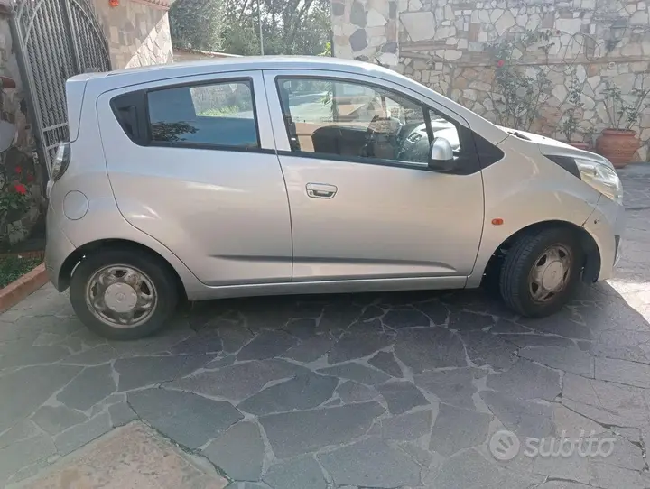Chevrolet Spark 2011 photo 4