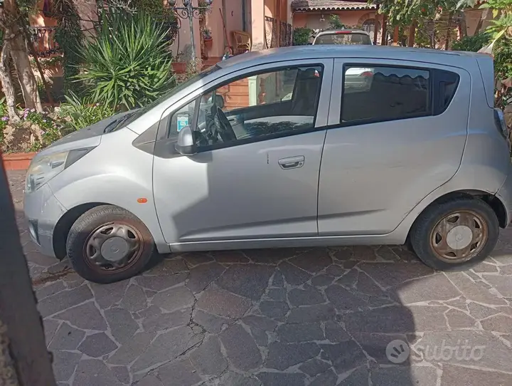 Chevrolet Spark 2011 photo 3