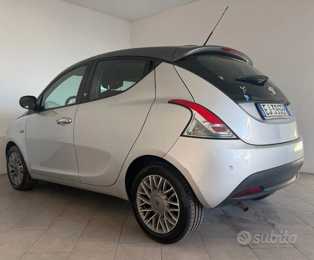 Lancia Ypsilon 2011 photo 5