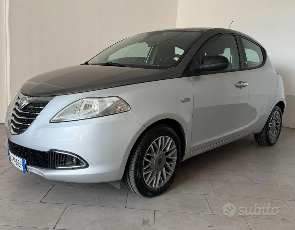 Lancia Ypsilon 2011 photo 2
