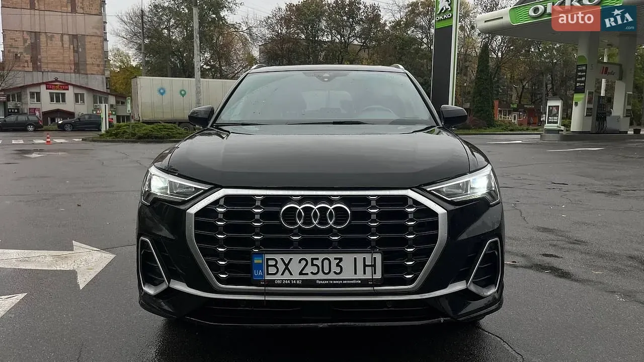 Audi Q3 2019 photo 2