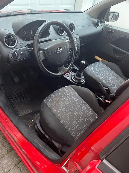 Ford Fiesta 2005 photo 5