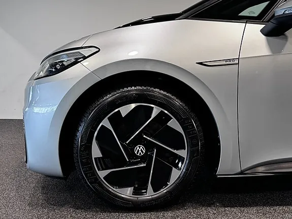 Volkswagen Id.3 2021 photo 2