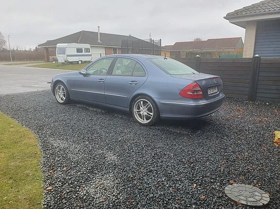 Mercedes-Benz E270