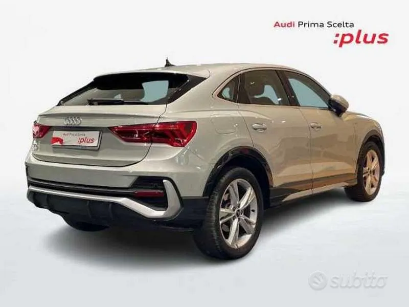Audi Q3 2022 photo 2