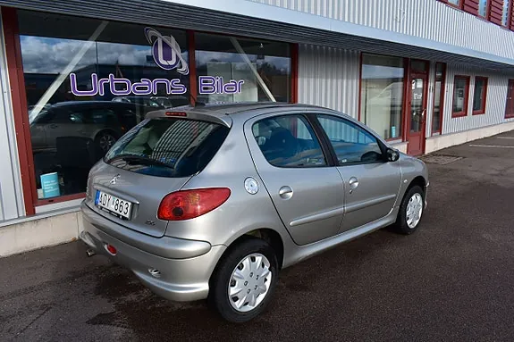 Peugeot 206 2007 photo 4