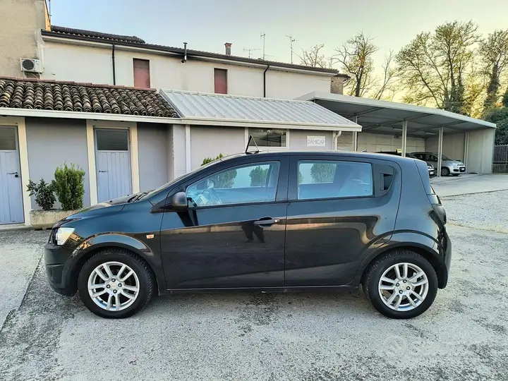 Chevrolet Aveo 2011 photo 5