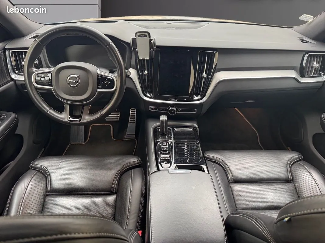 Volvo V60 2020 photo 2