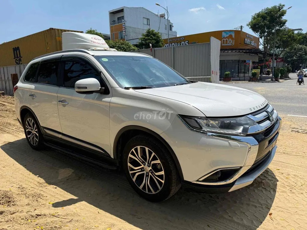 Mitsubishi Outlander 2018 photo 2