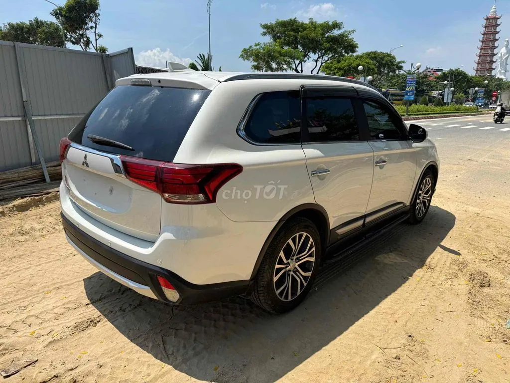 Mitsubishi Outlander 2018 photo 3