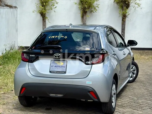 Toyota Yaris photo 2