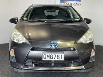 Toyota Aqua 2012 photo 3