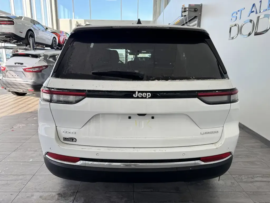Jeep Grand Cherokee 2026 photo 4