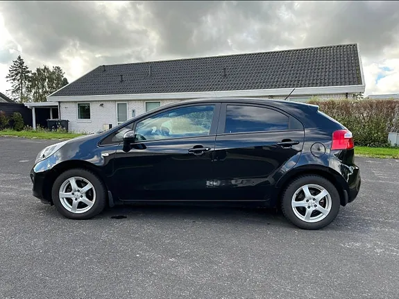 Kia Rio 2014 photo 2