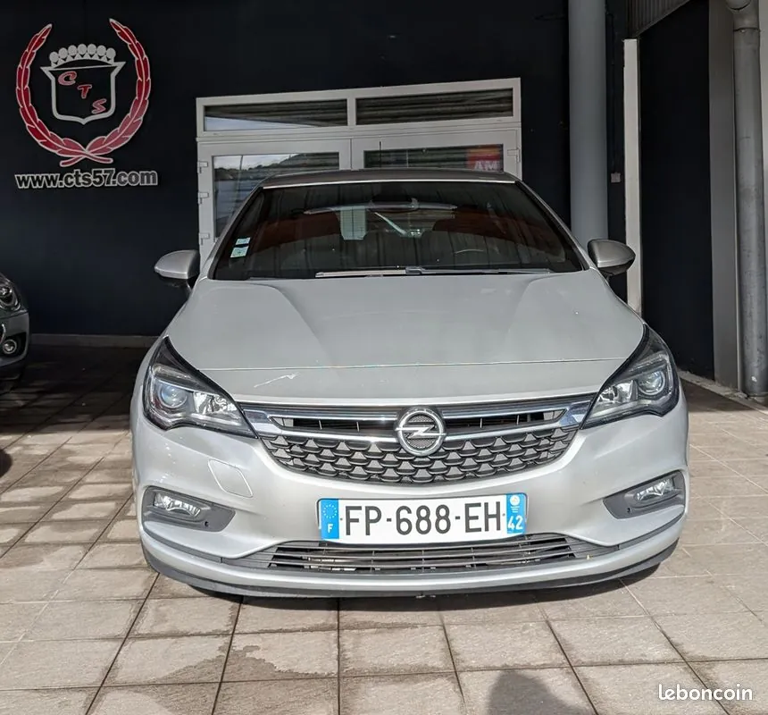 Opel Astra 2019 photo 2