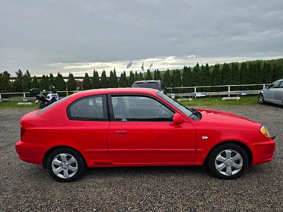 Hyundai Accent 2003 photo 2