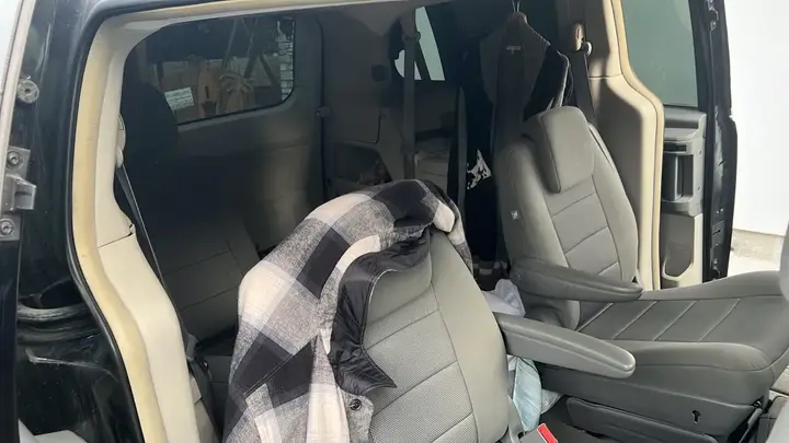 Chrysler Voyager 2011 photo 3