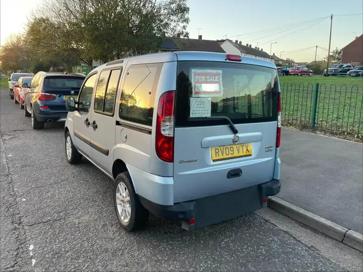 Fiat Doblo 2009 photo 4