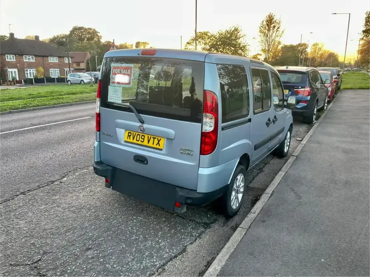 Fiat Doblo 2009 photo 5