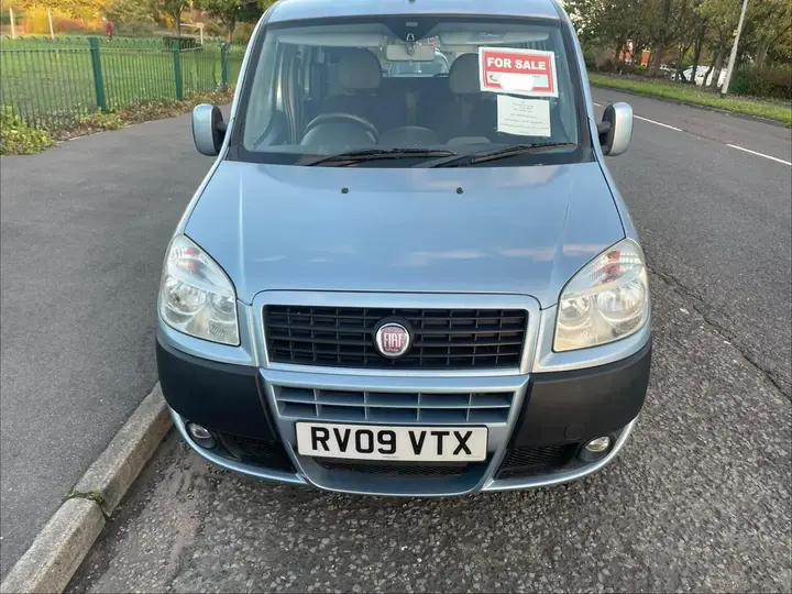 Fiat Doblo 2009 photo 2