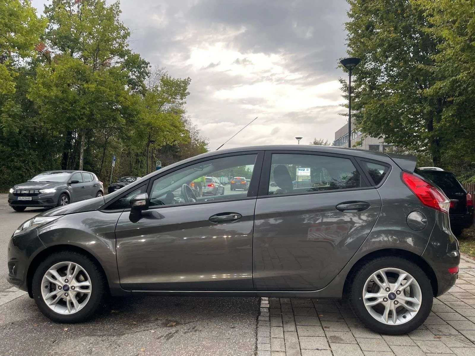 Ford Fiesta 2015 photo 2