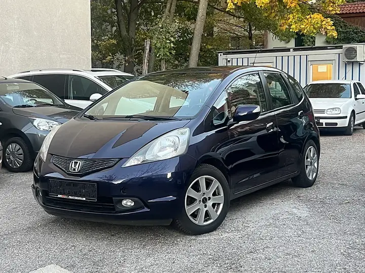 Honda Jazz 2010 photo 2