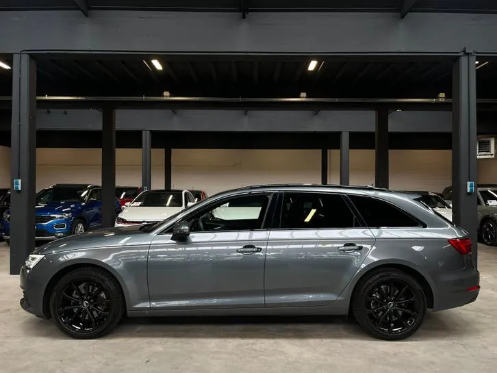 Audi A4 2016 photo 2
