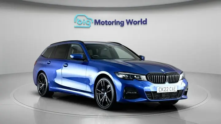 BMW 3 Series 2022 photo 2