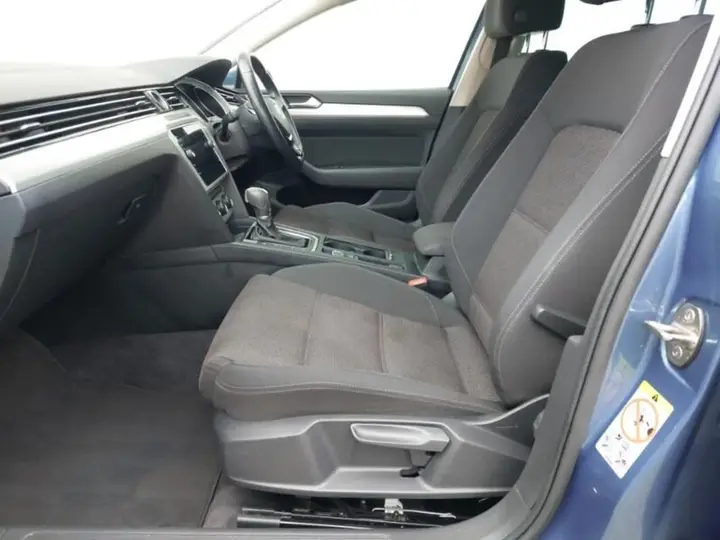 Volkswagen Passat 2018 photo 5