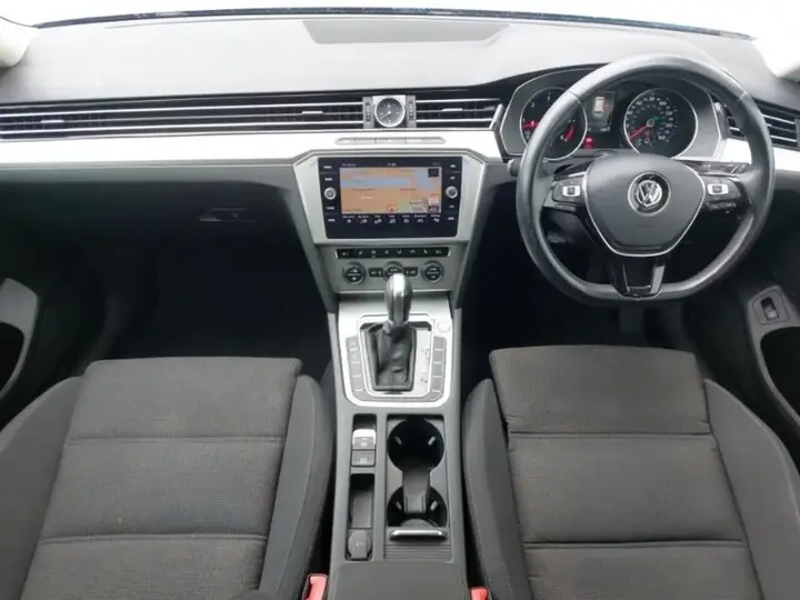 Volkswagen Passat 2018 photo 3