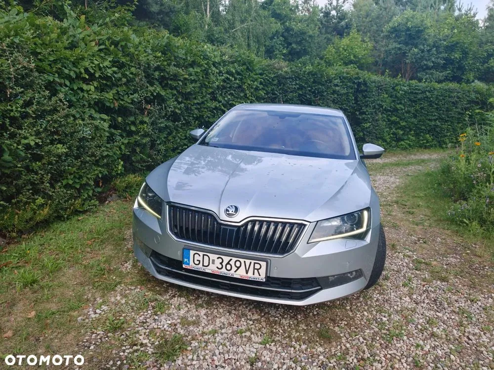 Skoda Superb 2016 photo 2