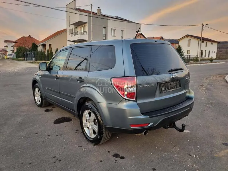 Subaru Forester 2010 photo 3