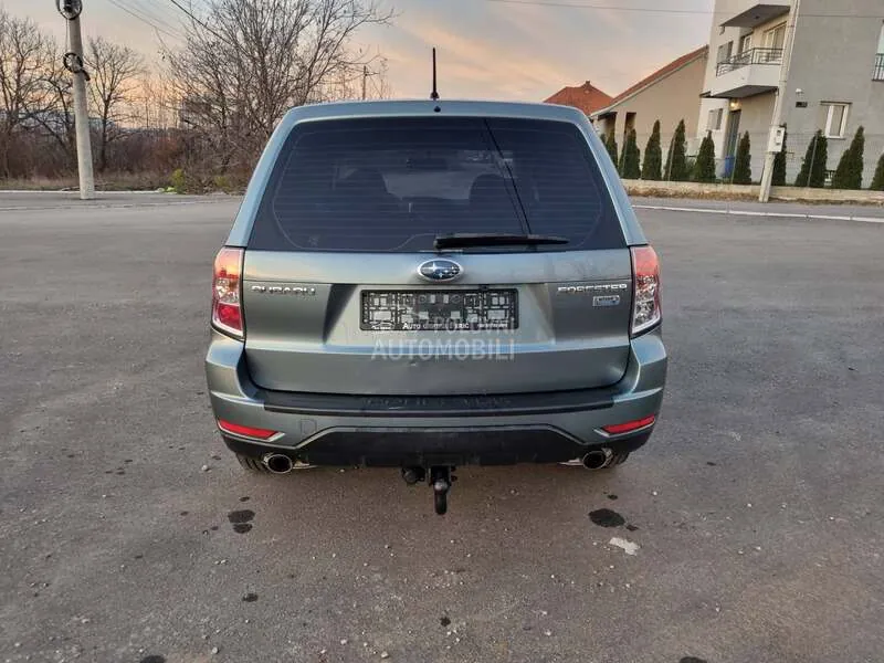 Subaru Forester 2010 photo 4