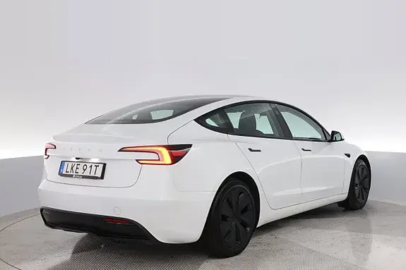 Tesla Model 3 2024 photo 5