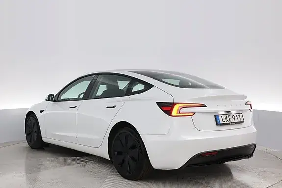 Tesla Model 3 2024 photo 4